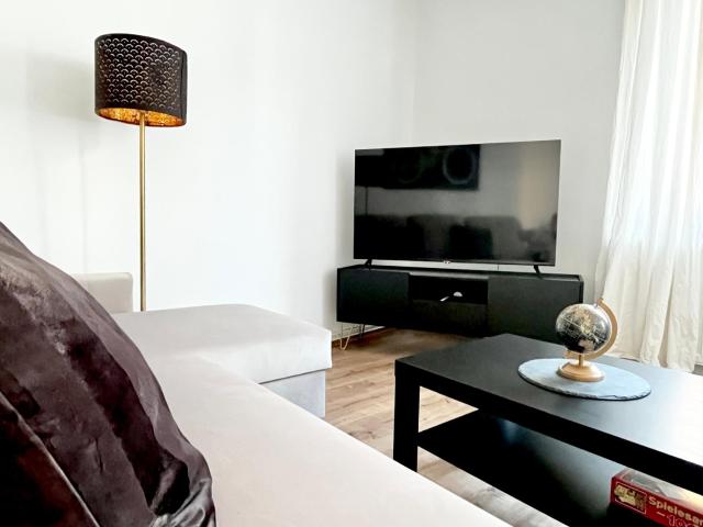 Zentrales City Apartment bis 4 Personen mit Küche und Wohnzimmer - 54m²