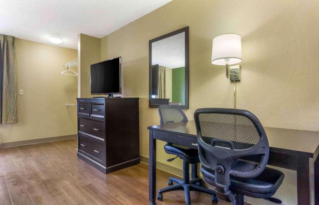 Studio 6 Suites Seattle Kent WA