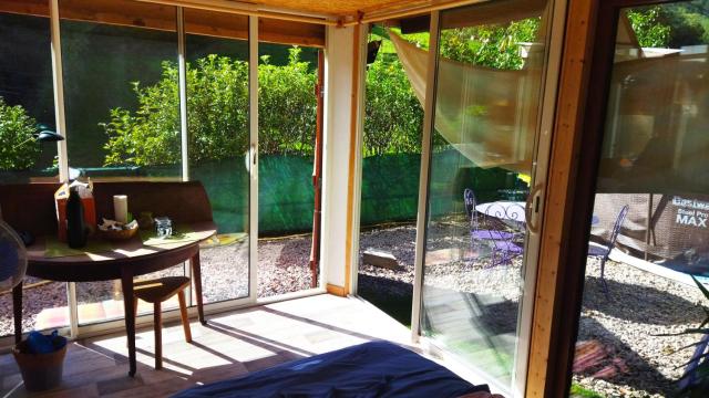 Abri de jardin aménagé, chambre Camping Glamour