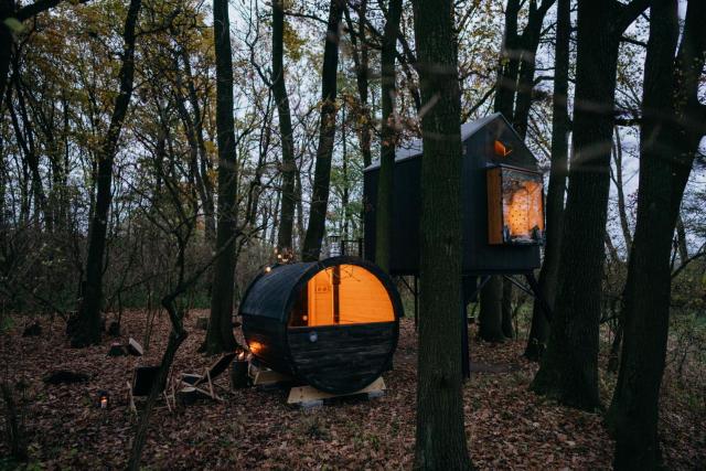 KeepCalm Treehouse far from the civilization