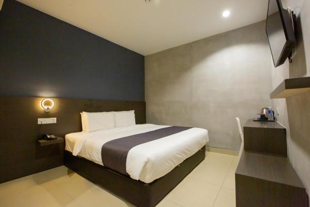 1 Hotel Signature