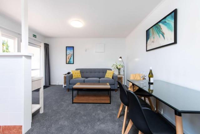 Aarangi Motel