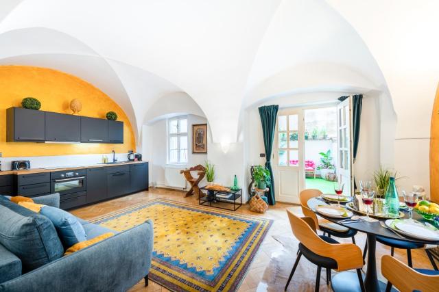 Adam's Apartment - Best Location