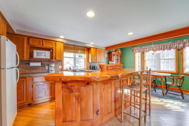 Greig Getaway Near Brantingham Lake & Ski Resort