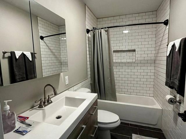 Downtown Albany 1 Bed + Workstation @ Maiden Lane
