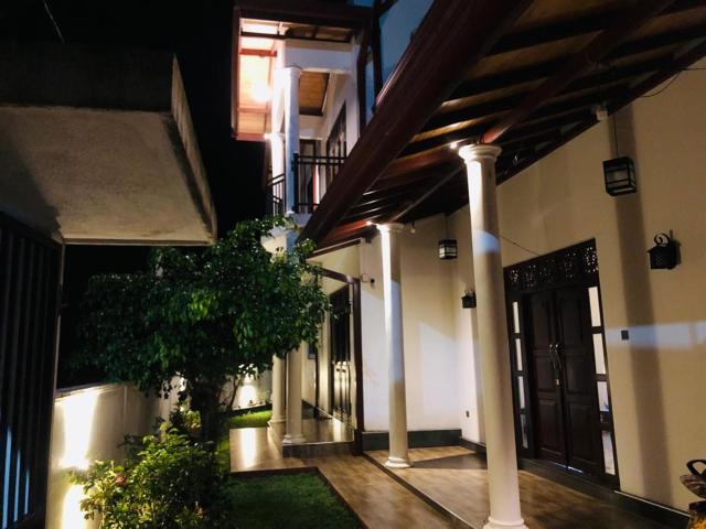 Dimuthu Vila