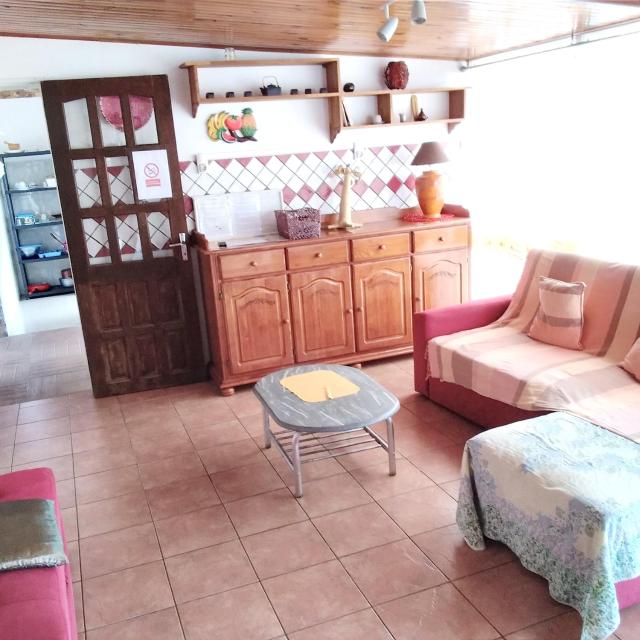 Maison charmante avec piscine partagée à Saint-Pierre