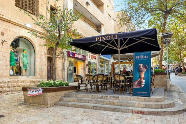 Beautiful Ben Yehuda Apartment
