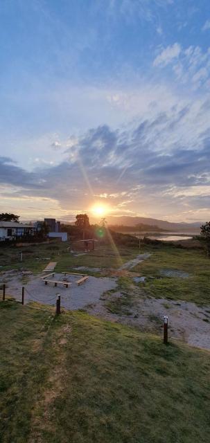 Lindos Bangalos a beira da Lagoa com hidromassagem lareira e churrasqueira individual e cozinha completa