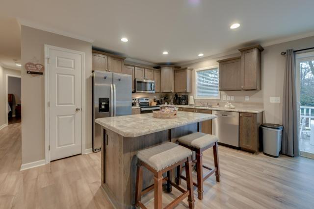 Family-Friendly Home w/ Deck Near Colonial Beach!