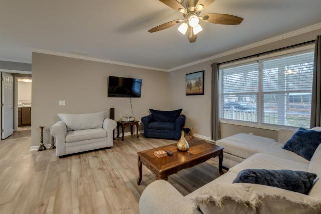 Family-Friendly Home w/ Deck Near Colonial Beach!