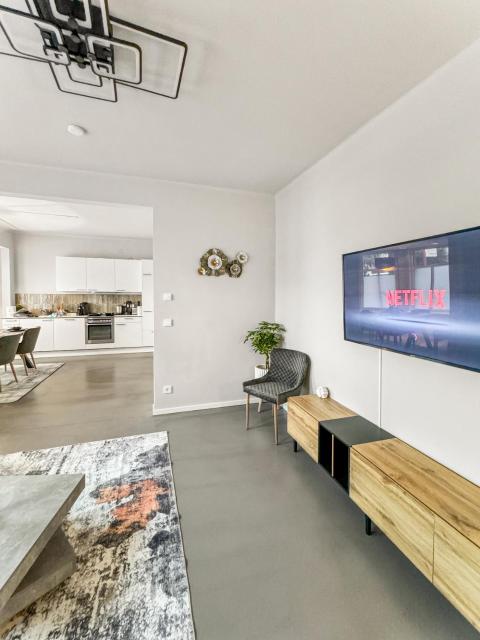 Modern living: Hamburg & Baltic Sea within 30 min