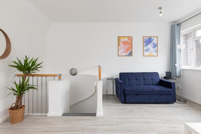 Primrose Apartment - Large 2 BR Apart