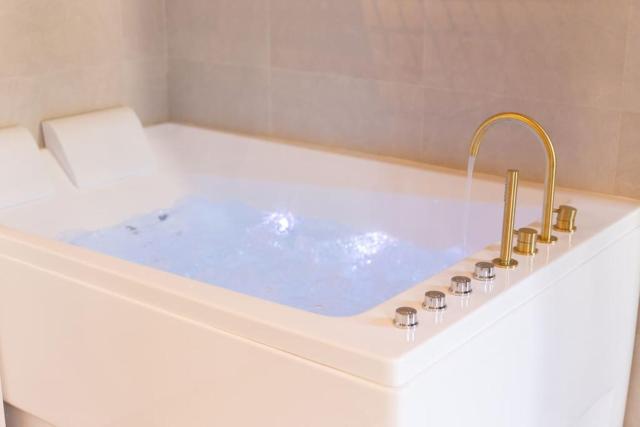 Luxury Suite - Jacuzzi et Sauna