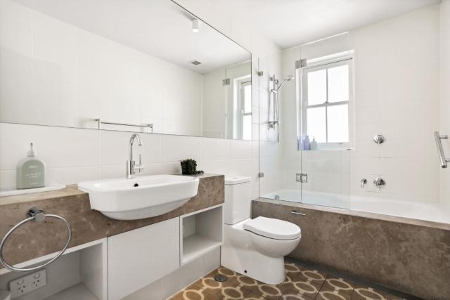 Balmain Wharf l 2 Bedroom Apartment