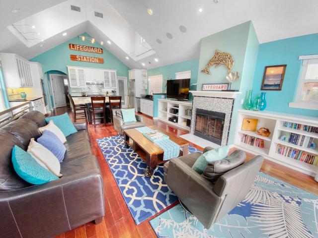 Massive Mission Beach Home - Fire Pit & Deck
