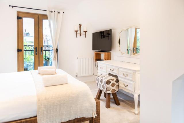 Beautiful Village Cottage, Woburn