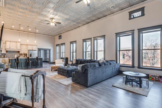 Florence Vacation Rental w/ Rooftop Deck!