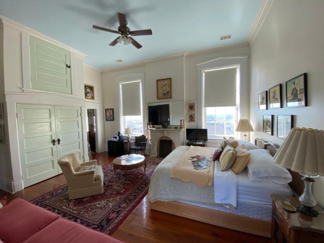 Bazsinsky House