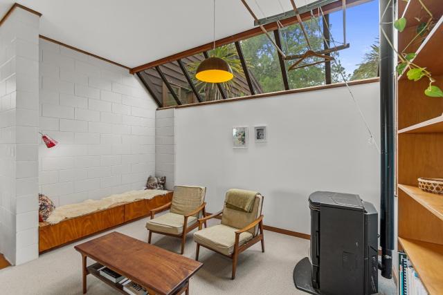 Treetop Sanctuary - Titirangi Holiday Home