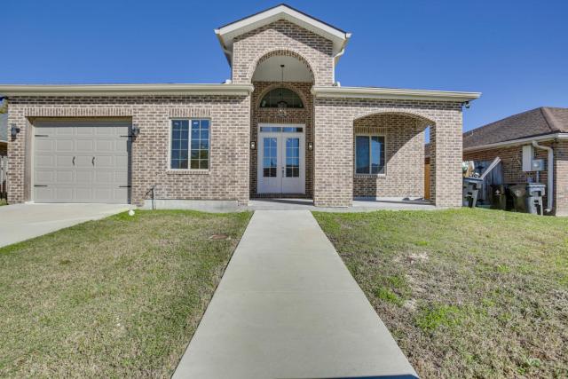 Easy Dtwn NOLA Commute! Elegant Home w/ Yard