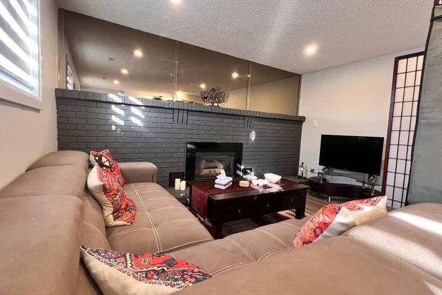 Alluring Private Bachelor Unit