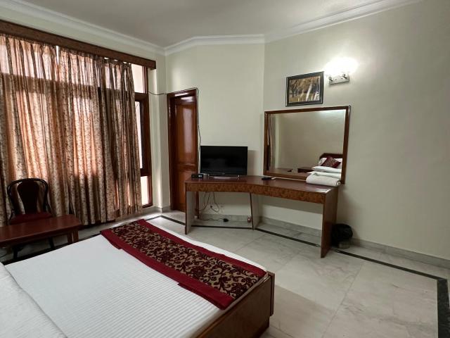 Pamposh Guest House, Gurgaon