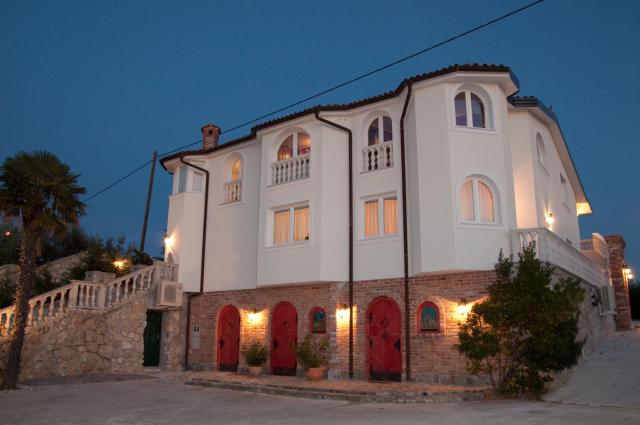 Casa Oasa Boutique rooms Pool near Koper