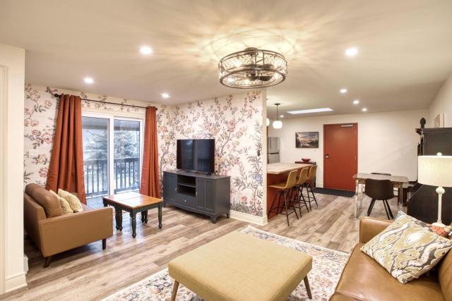 Rustic Elegant Stays in Niagara Benchlands