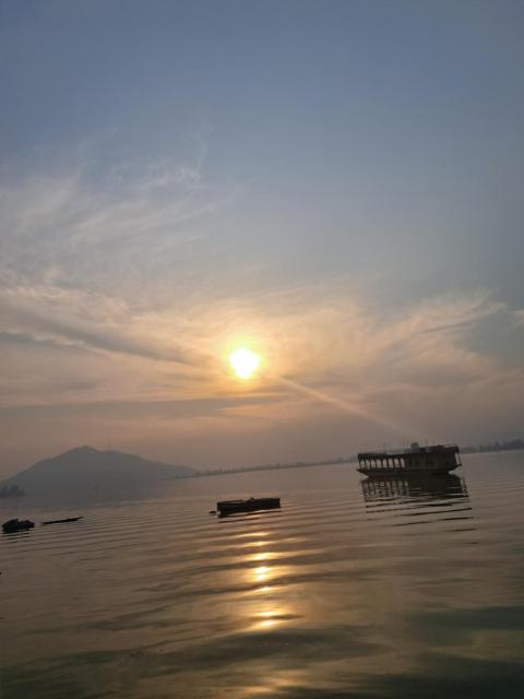 Srinagar hotels and houseboats