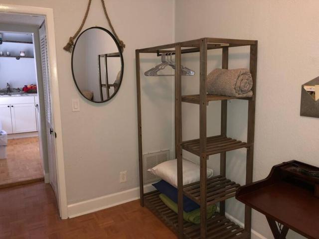 Overlooking Downtown Dunedin Two Bedroom apartment NO KIDS, NO PETS