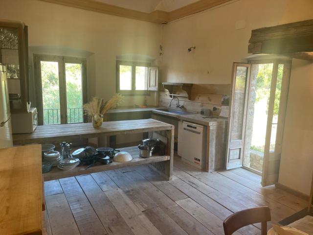 CASA RURAL DE ENSUEÑO EN CANTALLOPS CON 9 HABITACIONES DOBLES CON BAÑOS PRIVADOS Y PISCINA DE 20M x 2,70M