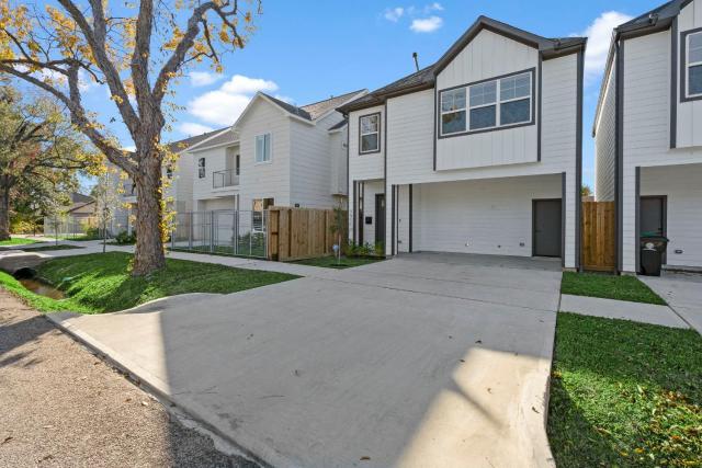 The Oasis - Modern 3BR Near Downtown - Med Center - Stadiums
