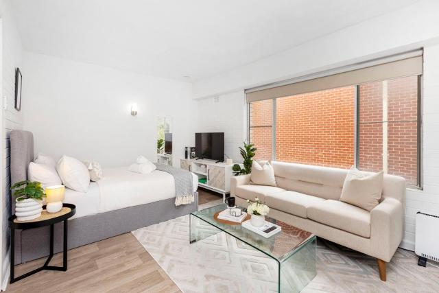 Urban Chic Studio by 'the Strip'