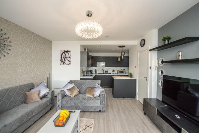 *Superb Location* 18th floor Apt