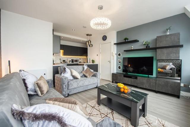 *Superb Location* 20th Floor Apt