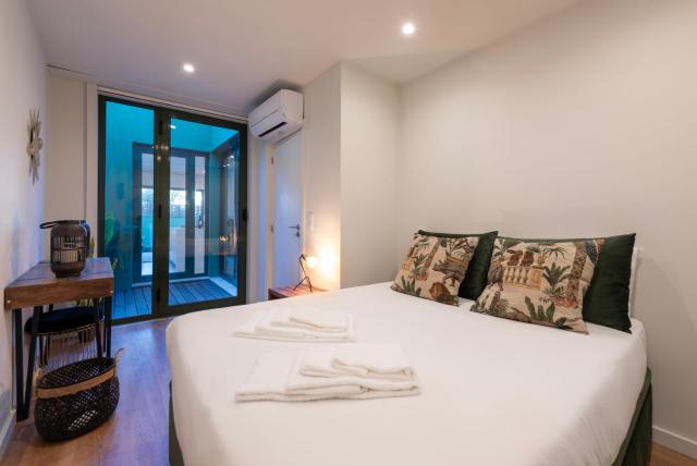 Exotic Flat with Shared Pool & Garden