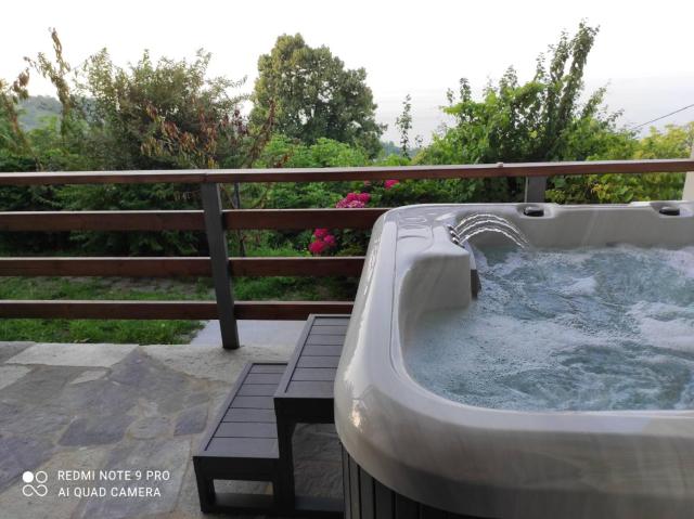 Iris Stone Villa with Jacuzzi