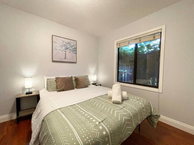570 BayFair 5Br Coze home with Greatviews