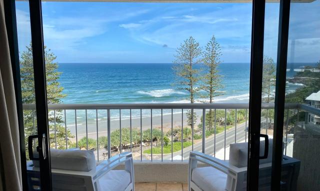 Deluxe Two Bedroom Apartment with Ocean Views