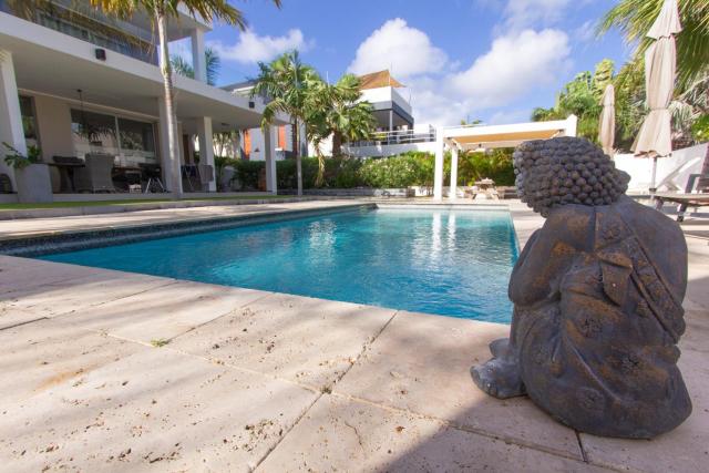 Goudhaen Luxury Private apartments Jan Thiel Beach