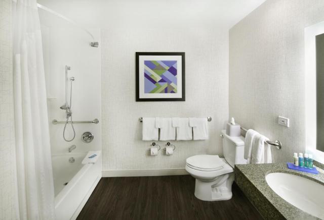 Holiday Inn Express Hotel & Suites Fisherman's Wharf by IHG