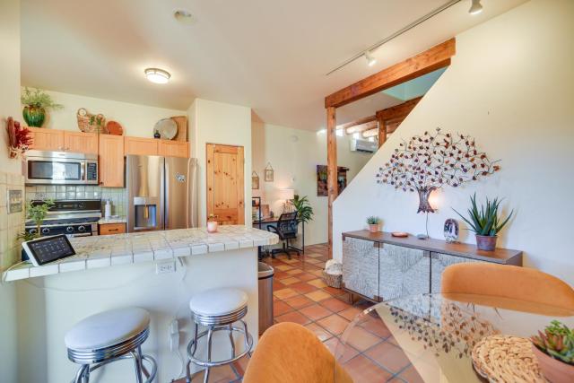 Bright Santa Fe Condo ~ Half-Mi to Meow Wolf!