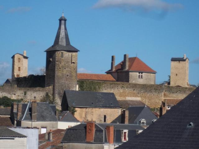 Le Vieux Chateau