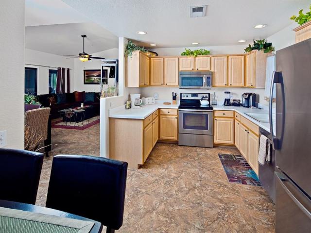 Central Location, Heated Pool, Bbq, Hot Tub, More