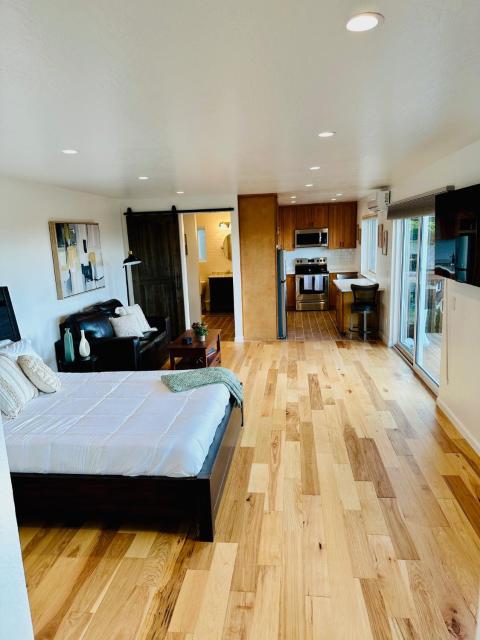 San Leandro Studio