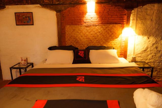 Hira Guest House