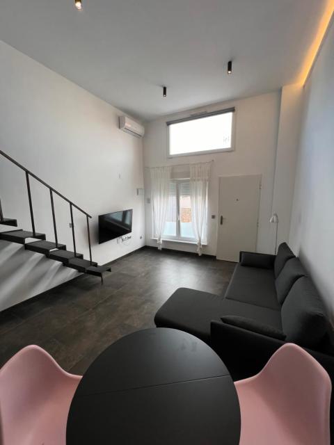 Mini duplex moderno bien ubicado.