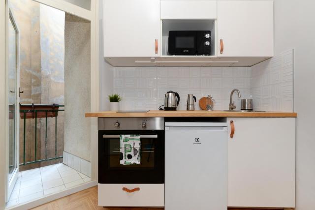 Monochrome Chic Apartments R61