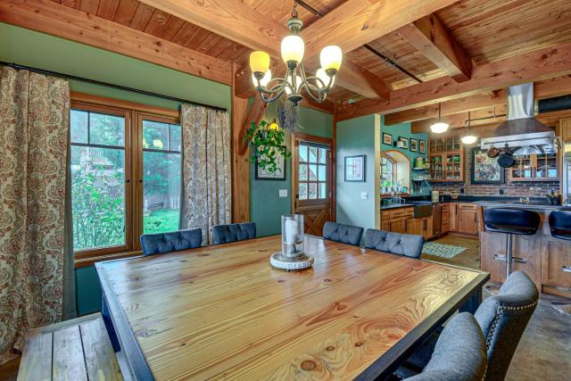 Luxury Vashon Vacation Rental w/ Beach Access!